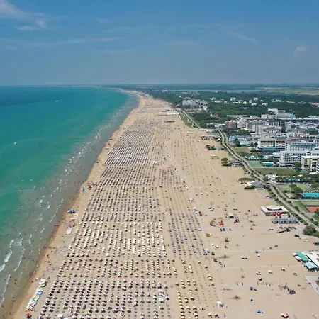 Apartamento Enjoy A Renovated Flat Surrounded By Pools Bibione